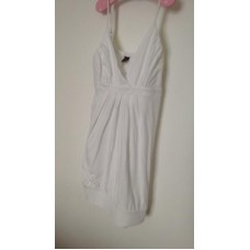 Plážové bílé šaty